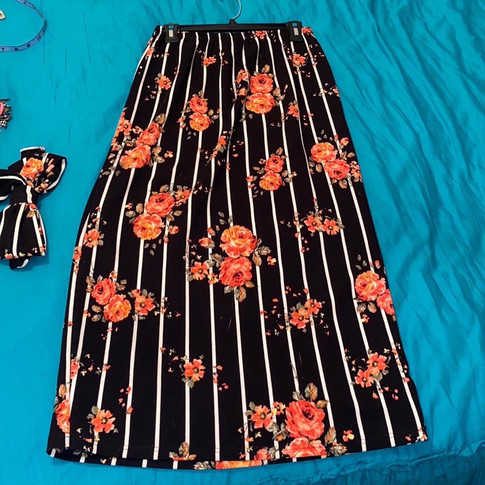 Adorable skirt and bow!!😍😍